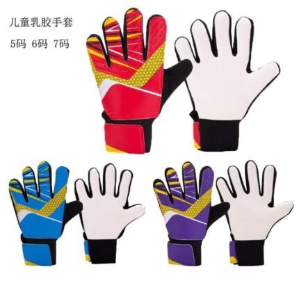 Football goalkeeper gloves